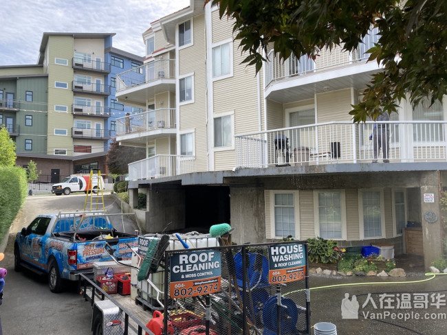 专业屋顶清洗/除青苔/三年质保，外墙与地面清洗，专业设备，保险齐全，Shiny Power Wash