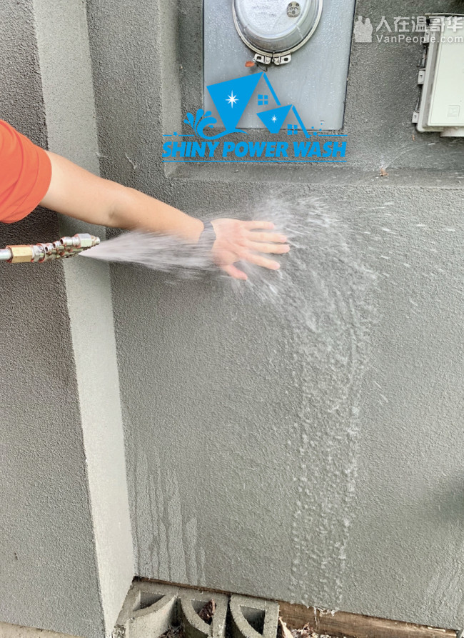 专业屋顶清洗/除青苔/三年质保，外墙与地面清洗，专业设备，保险齐全，Shiny Power Wash
