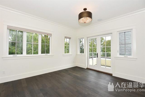 美达专业油漆公司：内外油漆，高压清洗，手工精细，价钱合理。