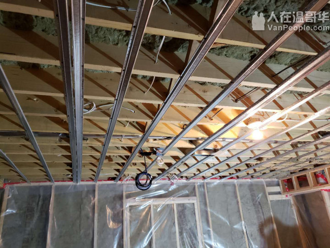 星辰装修公司，住宅/商业装修， 翻新， 室内外油漆， 厨房/卫浴/地下室改造。免费估价。