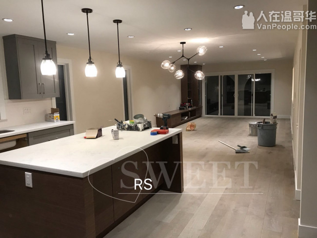 红太阳装修工程公司 浴室 厨房 Vinyl露台 更换  内外油漆 地板瓷砖 