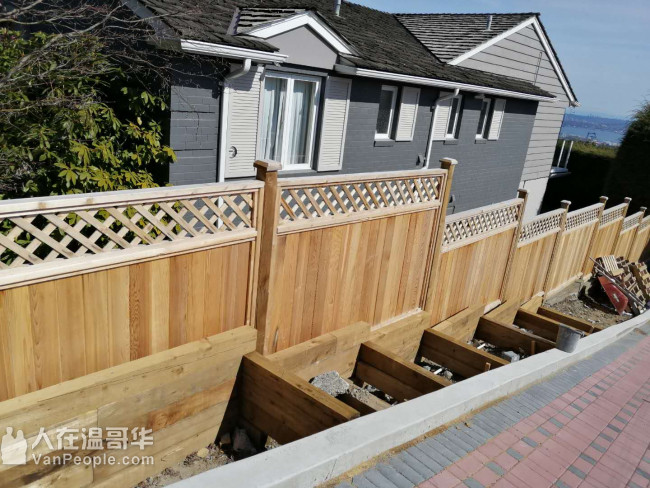 修建各式挡土墙。挖机工程平地回填。铺设水泥、沥青路面、砖面。砖砌贴砖，铺草坪植树等园艺，高压洗地洗房