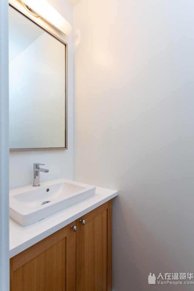 列治文中心地带House出租 长短租均可。日式现代设计风格 环境舒适优雅