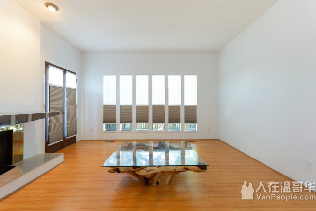 列治文中心地带House出租 长短租均可。日式现代设计风格 环境舒适优雅