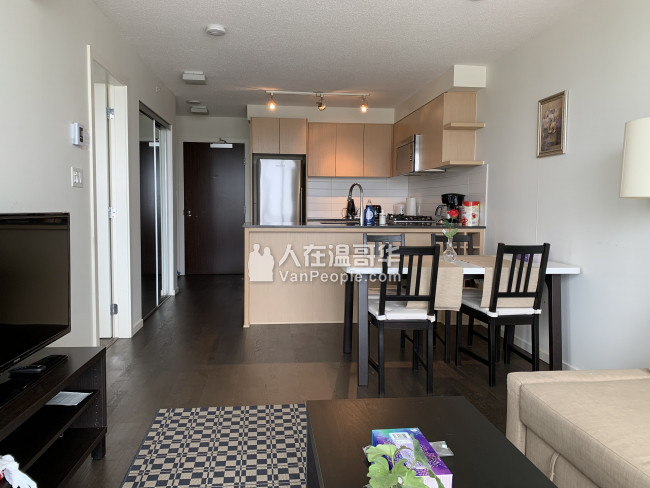 枫宜民宿，列治文和温哥华市中心多套精装修高层公寓、有house和townhouse整套出租，可选择日