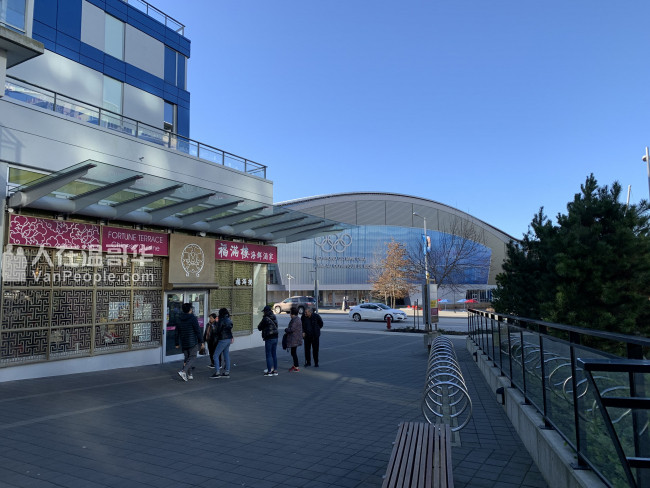 枫宜民宿，列治文和温哥华市中心多套精装修高层公寓、有house和townhouse整套出租，可选择日